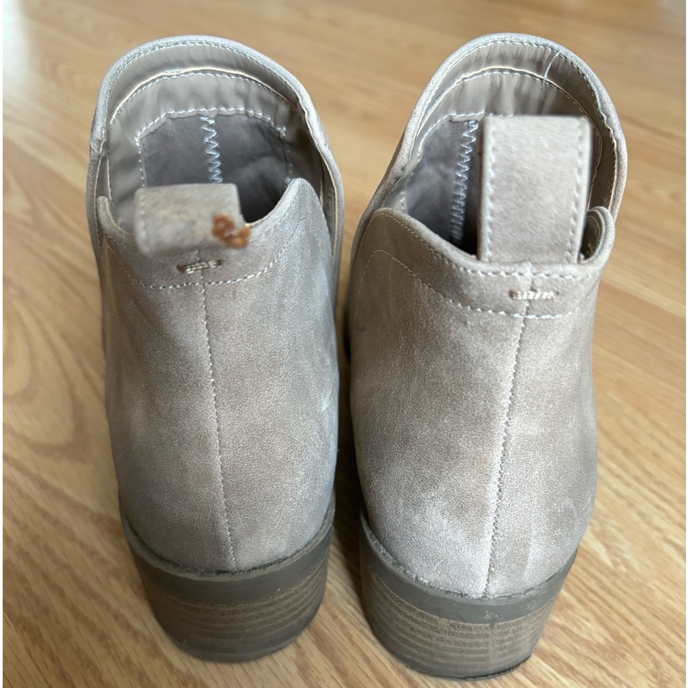 Trendy Faux Leather Ankle Boots in Beige | K&M - Picture 4 of 7